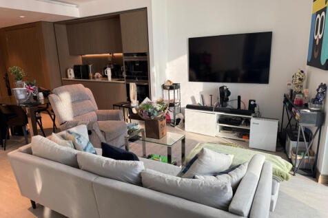 Luxurious 1bed to let in iconic One Blackfriars available 15/08/26. This outstanding apartment consists of a spacious reception area, offering amazing north east river views, and is fully furnished to