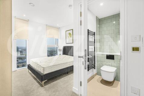 BEDROOM/EN-SUITE