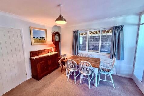 Dining Room 2.jpg
