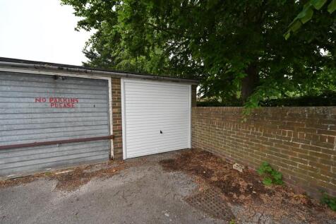 garage 8