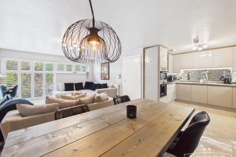 LIVING ROOM/DINING AREA/KITCHEN