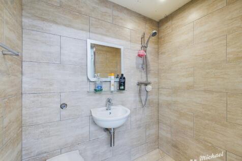 CAM03218G0-PR0473-STILL023