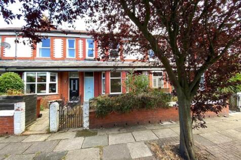 **** AVAILABLE NOW **** Located on a well regarded Avenue this delightful, bay fronted three bedroom period mid terrace is one not to be missed. This stunning property offers spacious and versatile ac