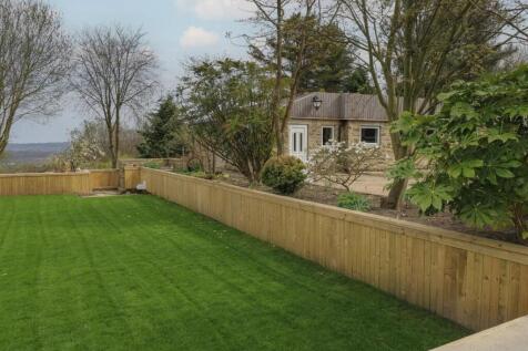 Pickwood Grange front.jpg