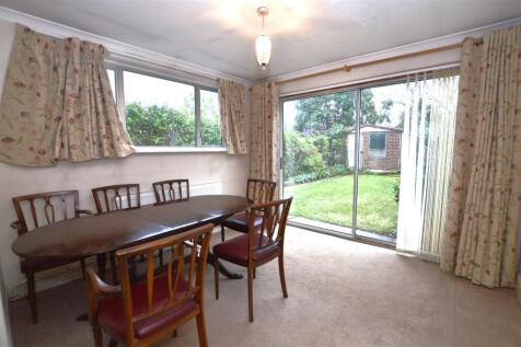 24 Ashley Drive dining room3.JPG