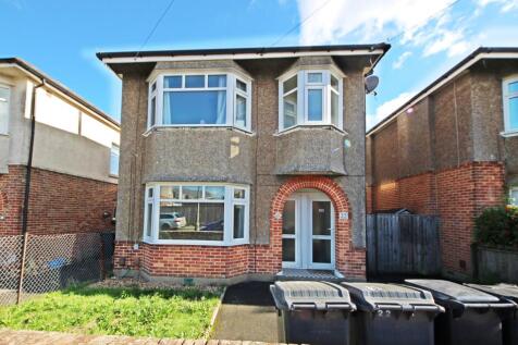 1 Bedroom Flat in BH10 5AW