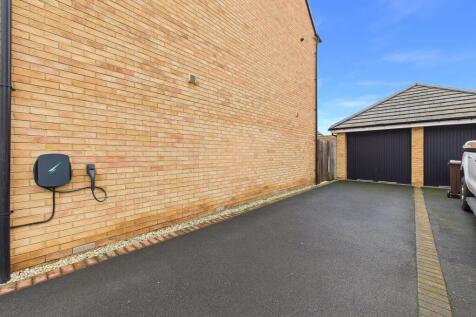 Private Driveway & Garage