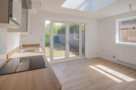 Kitchen / Living Area