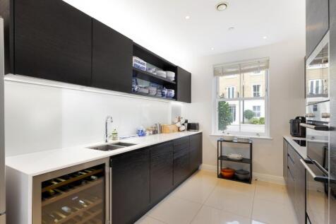 4 bed, 4 bath Terraced in leeds - Photo 5