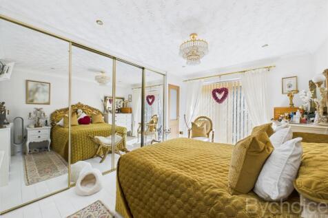 CAM05454G0-PR0043-STILL020