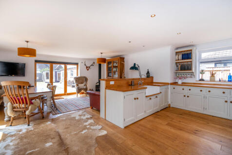 Kitchen Family Room