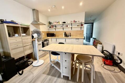Kitchen (2).jpeg