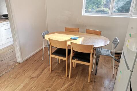 5 Bedroom Terraced in CV4 7BX
