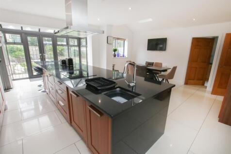 LARGE OPEN PLAN LIVING DINING KITCHEN