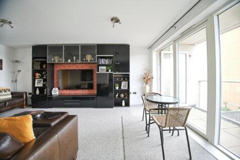 Living/Dining Area
