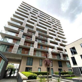 Modern 1-Bedroom Apartment with Balcony – Blackfriars Road, Salford Available immediately, this modern one-bedroom apartment is located in the popular Blackfriars Road development, just a short walk f