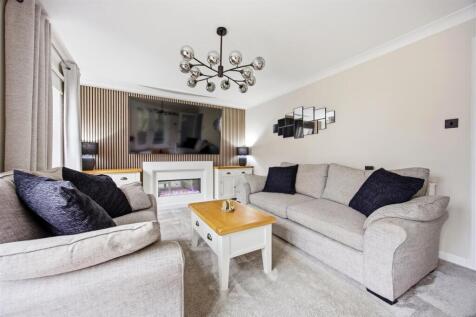 19_VILLAGE_GREEN_LENNOXTOWN_022.JPG