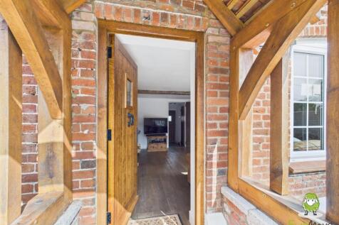 EweMove Basingstoke Estate Agents 17 Vyne Road