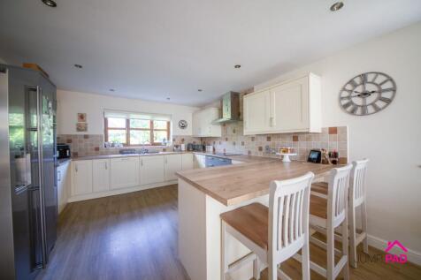 Kitchen/Dining