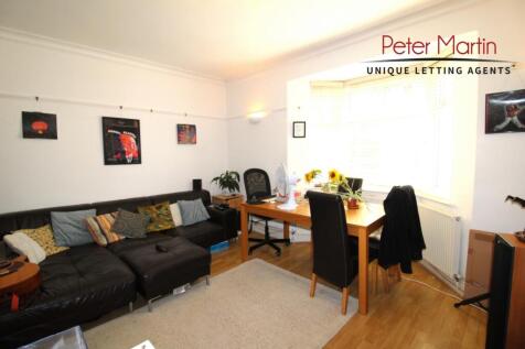 ** VIDEO LINK ** A very well presented three double bedroom, two bathroom apartment set within this small and well maintained Purpose built block, wonderfully located just behind Golders Green Road. T