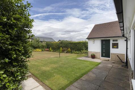 Bramleys Estate Agents - Gernhill Avenue - Fixby (