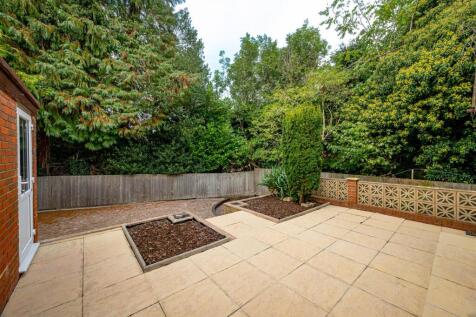 35 Finchdene Grove-09.jpg