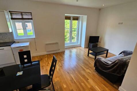 sbliving are pleased to present this spacious and bright two-bedroom flat with Juliet balconies, in the desirable area of Chapel Allerton. This modern top floor flat is a wonderful space and the perfe