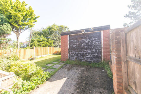 External garage