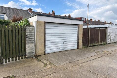 Garage & parking.