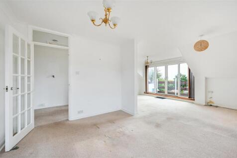 17 PINEWOODS COURT - TN393UD (19).jpg