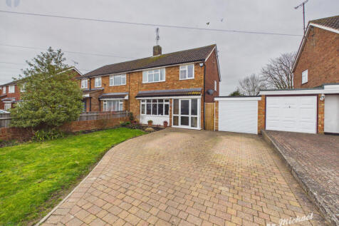 CAM03852G0-PR0556-STILL013