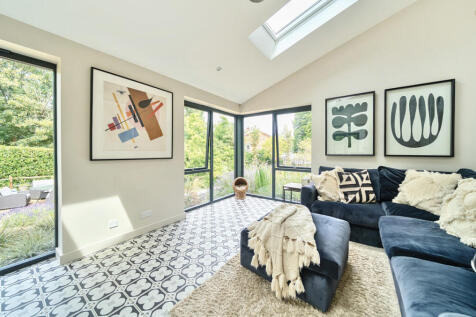 1310935-39-685c46...