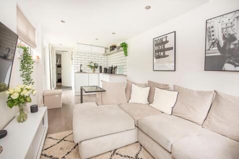 Outbuilding Lounge/Kitchenette