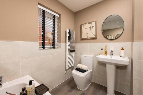 Brook View Ingleby Show Home Family Bathroom