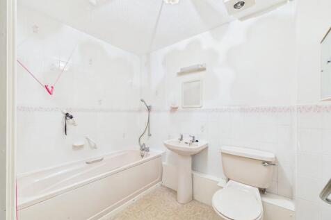 CAM02313G0-PR0099-STILL003