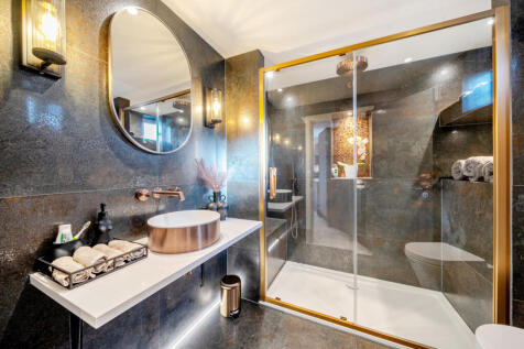 1375468-8-690a25d...