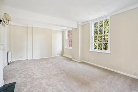 An incredibly bright and spacious two bedroom apartment located on the first floor of this incredibly popular building in the heart of Chelsea.