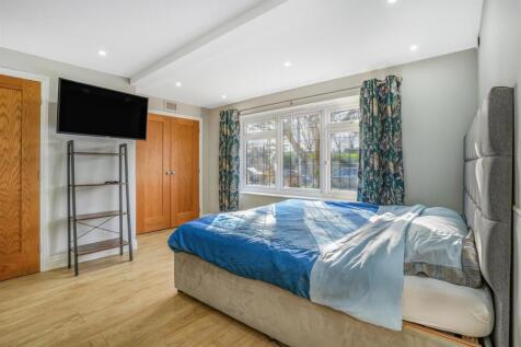 6 Bugbrooke Road, Gayton