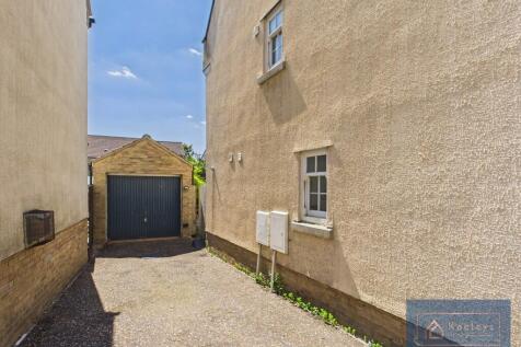 Driveway/garage