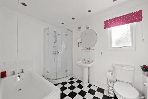 4 bed, 1 bath Not Specified in manchester - Photo 6