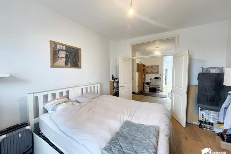 1 bed, 1 bath Apartment in London - Photo 6