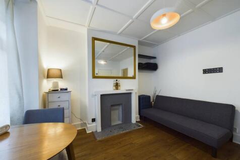 1 bed, 1 bath Flat in London - Photo 9