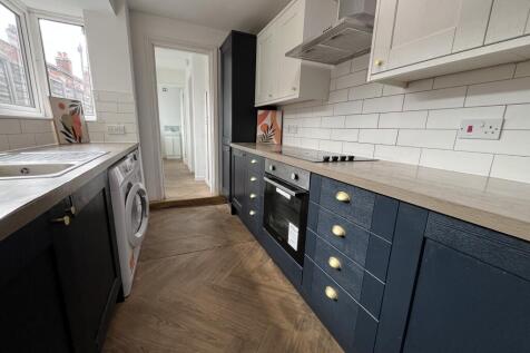 4 Bedroom Terraced in LN5 7NH