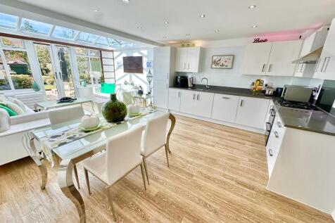 IMG-20250917-WA00...