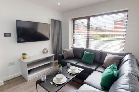 4 Bedroom Flat in L15 0EN