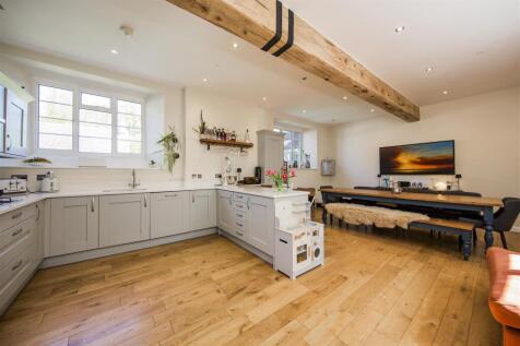 Entertainment Kitchen