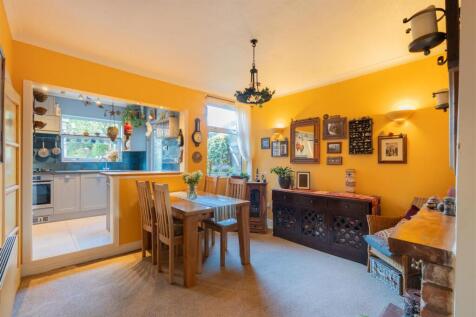 238 London Road-6.jpg