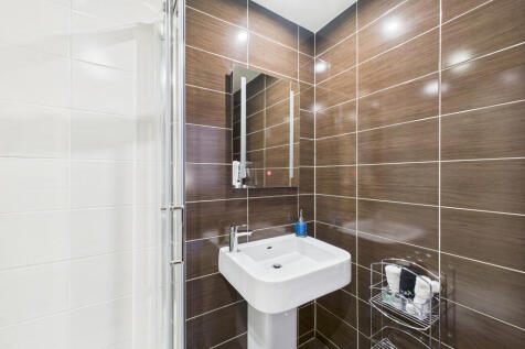 CAM03481G0-PR0114-STILL014