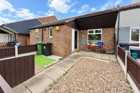 2 Bedroom Terraced in SS13 1NL