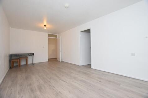 One-Bedroom Apartment – Available Now | Heating & Hot Water Included | Fully Refurbished